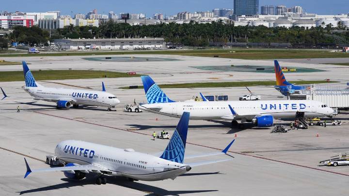 Airlines optimistic about quick recovery ahead of Thanksgiving once FAA ends flight cuts