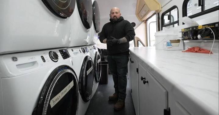 Retired Maryland officer turns from fighting crime to doing free laundry for the homeless