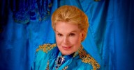 Pinecrest Gardens presenta Walter Mercado: Fe, esperanza y mucho amor