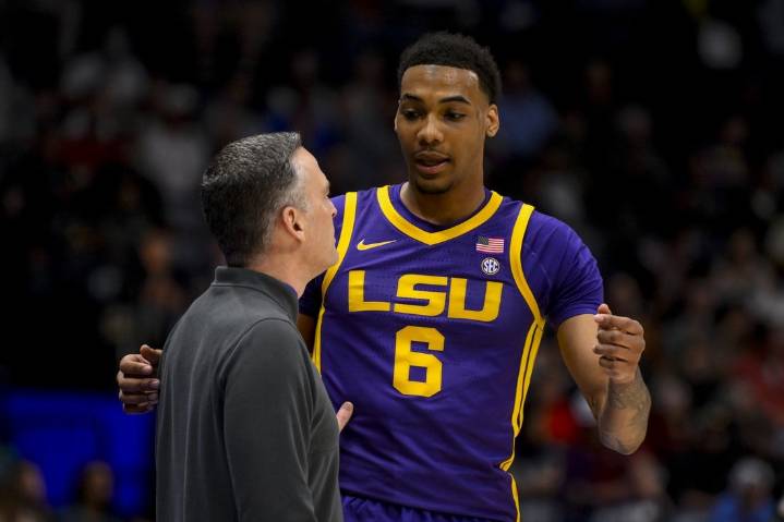 Deadspin | Dedan Thomas Jr., LSU down Drake, reach Emerald Coast Classic final