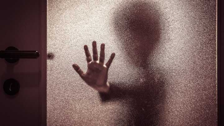 Visita de niña a hospital prende alarmas en Utah; hay arrestos