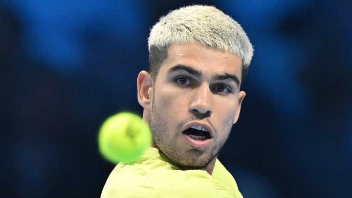 Alcaraz se clasifica para semifinales de las ATP Finals tras ganar a Musetti y asegura el número uno del mundo