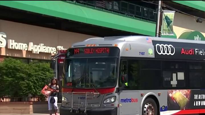 Ahora puedes pagar con tarjeta de crédito en los Metrobuses de Washington D.C.