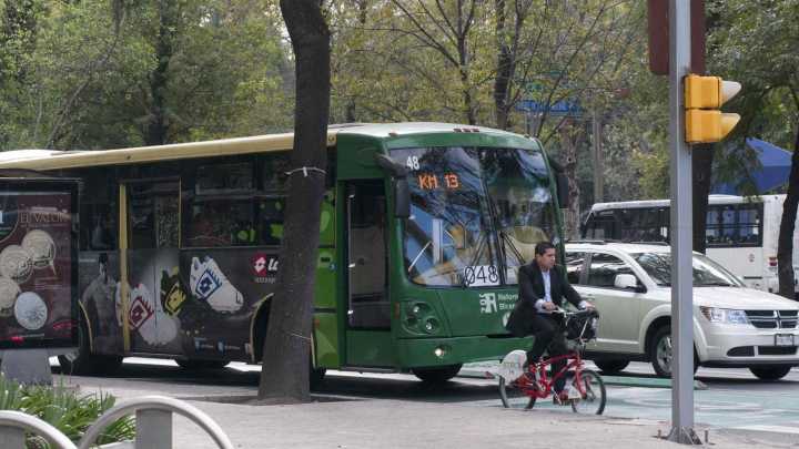 Marcha en Reforma durante Bloqueo de Transportistas: Zona Afectada por Protesta en CDMX