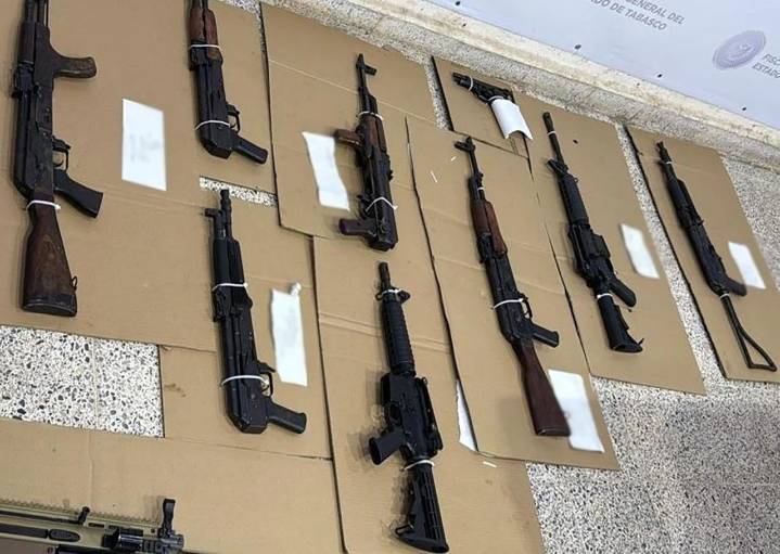 Operativos simultáneos aseguran drogas, armas y vehículos; líderes de grupos criminales en Sonora y...