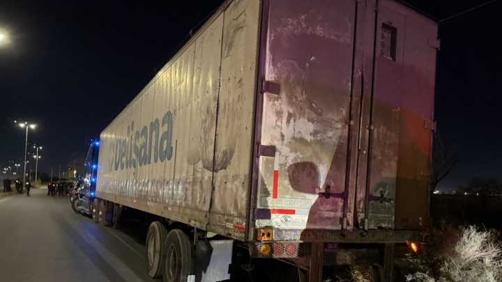 Detienen a Menor Conduciendo Tráiler Cargado con Carne en Estado de Putrefacción en Torreón