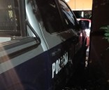 Patrulla estatal impacta a domicilio tras un fuerte choqu