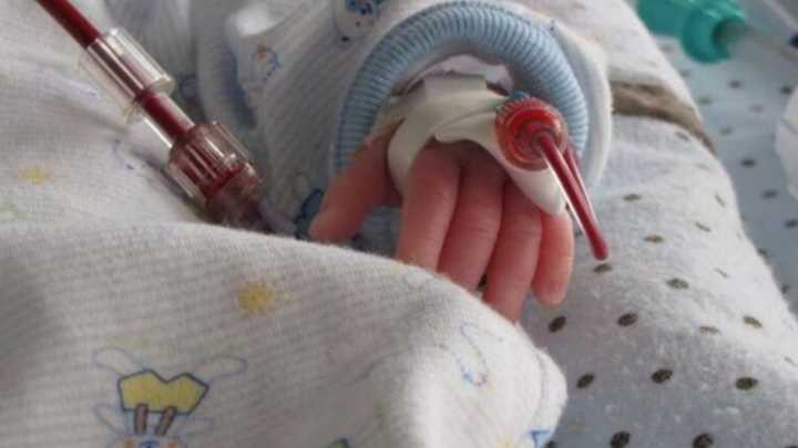 Neuquén: operaron a un bebé de urgencia pese a que sus padres no querían por motivos religiosos