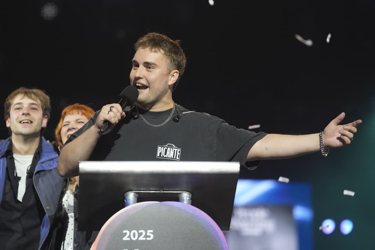 Sam Fender donates Mercury Prize winnings to charity protecting music venues