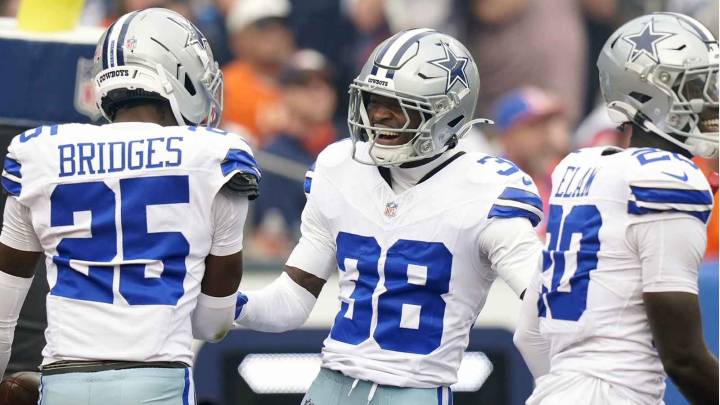 Cowboys’ Brian Schottenheimer drops game ball take on Alijah Clark forced fumble