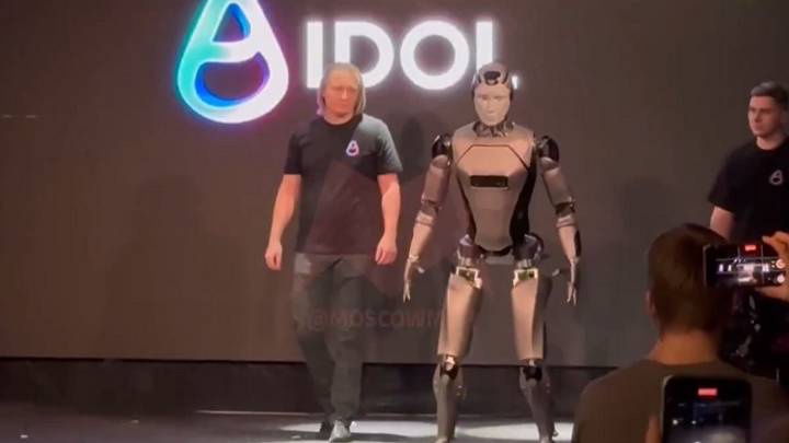 'Can't Stop Laughing': Russia's First AI Human Robot Falls Flat On Its Face During Live Demo