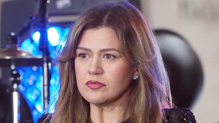 Kelly Clarkson Staffers Have Big Regrets About How They Treated Her Before Her Ex's Death