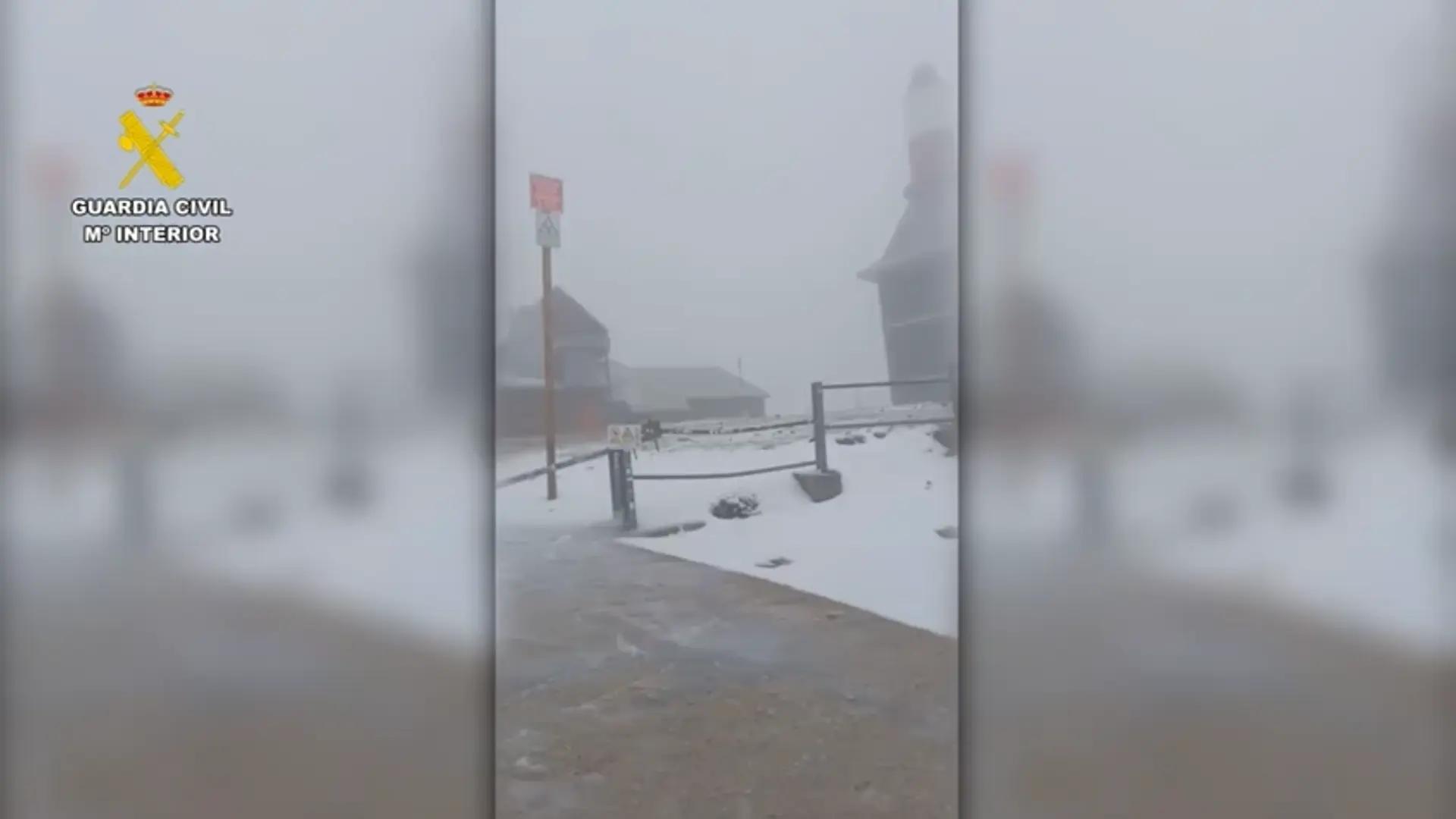 Rescatan a 20 menores y tres monitores con hipotermia en el pico Bola del Mundo