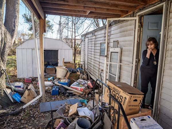 Toledo supervises final evacuation of Riverside Mobile Home Park