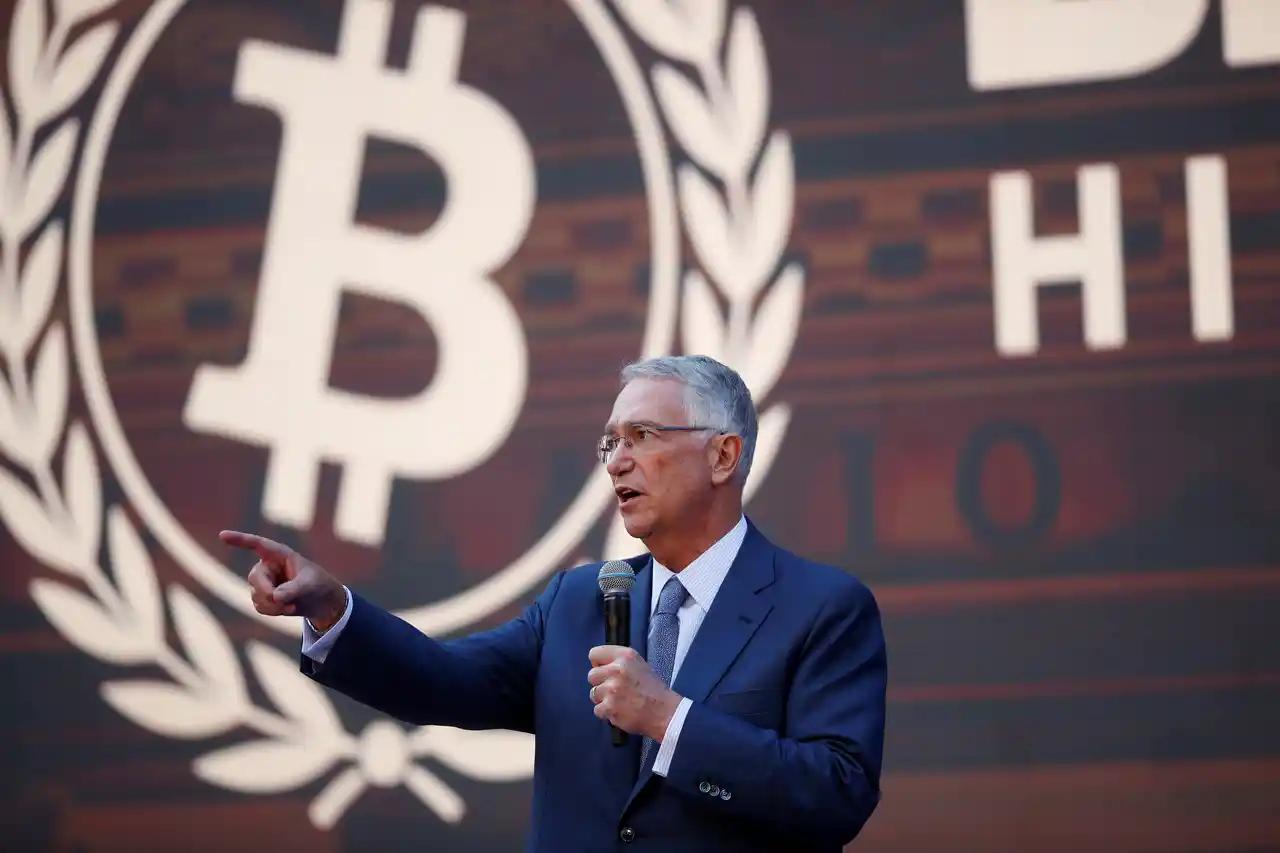 Acusación de lavado dinero es ‘solo política’: Salinas Pliego