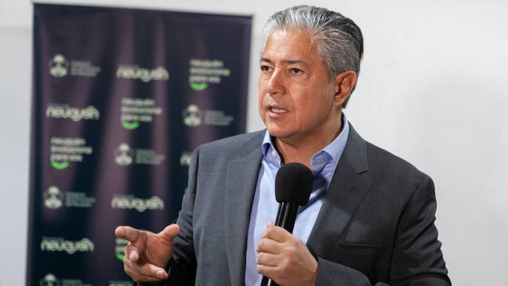 Dólar a 1400 pesos y una inflación del 10%: las proyecciones del Presupuesto 2026 que explicó Figueroa a diputados de Neuquén