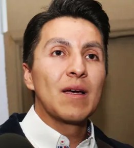 *César Román, al contra ataque