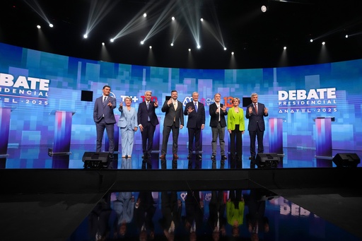 Candidatos usan últimos cartuchos para conquistar a indecisos en recta final de la campaña en Chile