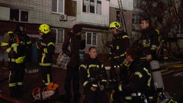 Russia launches deadly strike on Kyiv as Zelenskyy’s advisers travel to US for talks