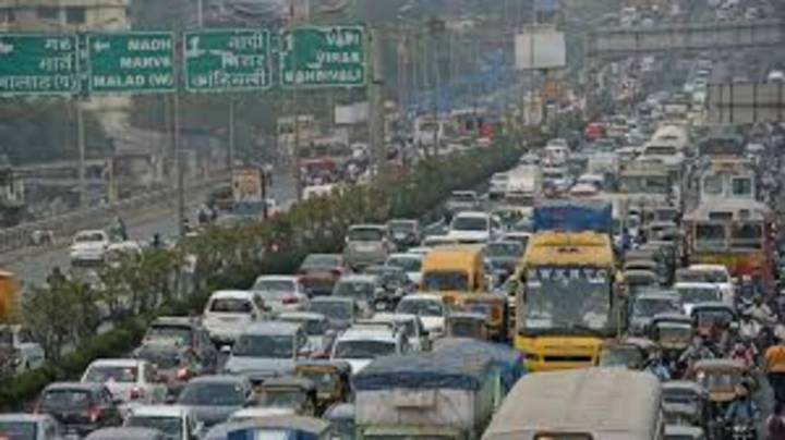 Mumbai Traffic Update: Heavy Vehicle Ban on WEH; Renovation of 79 Public Toilets Soon, Says Piyush Goyal