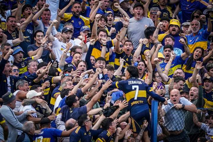 Bombonera de fiesta. Fútbol, goles y personalidad: Boca tuvo un poco más de todo ante un River sin alma, entregado