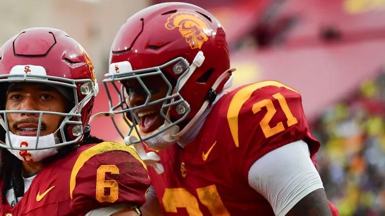 USC drops Iowa in key Big Ten game at Coliseum