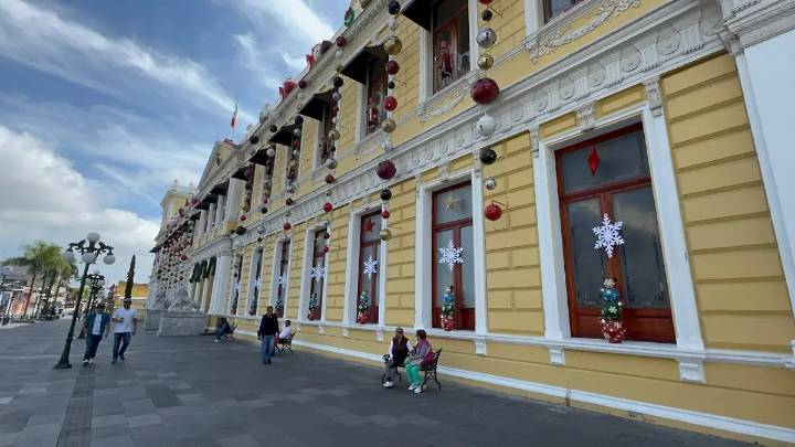 Orizaba se llena de espíritu navideño; comienzan decoraciones en el centro histórico [Fotos]