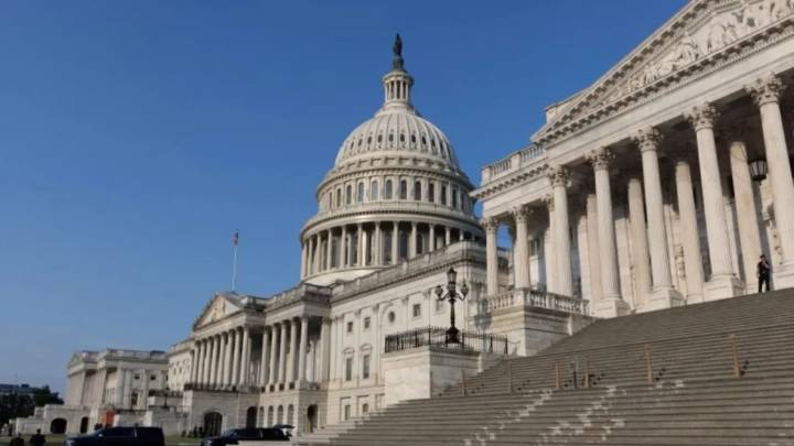 Acuerdo bipartidista destraba gasto federal y se reactivarán algunos servicios en EU