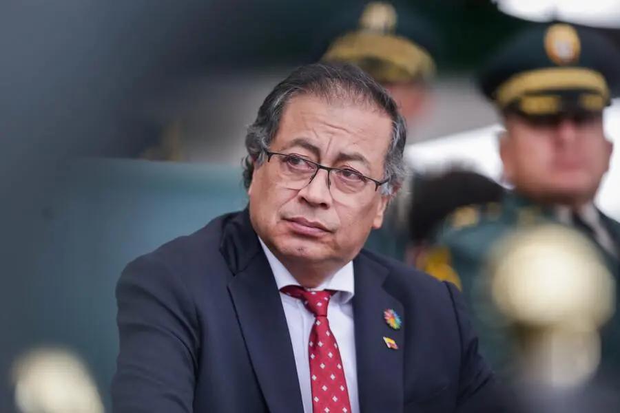 Petro justifica la muerte de 6 menores en bombardeos en Guaviare: “Tome, a riesgo, la decisión de salvarles la vida”