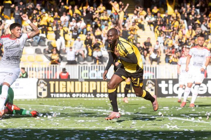 VIDEO. Los piratas hacen historia: fiel a su estilo, Coquimbo Unido abrocha otra victoria para consagrarse campeón del fútbol chileno por primera vez