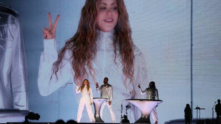 Video: Shakira cerró su gira ‘Las mujeres ya no lloran World Tour’ en Colombia con la Orquesta Filarmónica de Mujeres de Bogotá