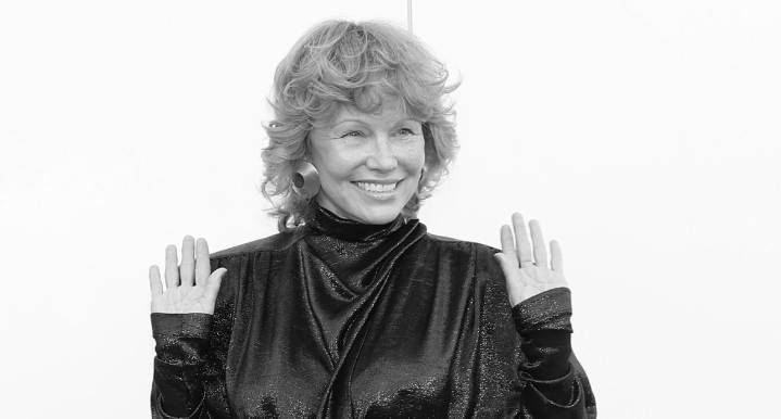 How to Achieve Pamela Anderson’s New Hair Color