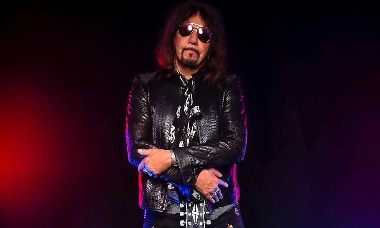Revelan las causas de muerte de Ace Frehley