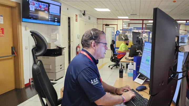 Se estrella contra la mediana de la TF-5 y provoca un accidente en cadena en plena madrugada