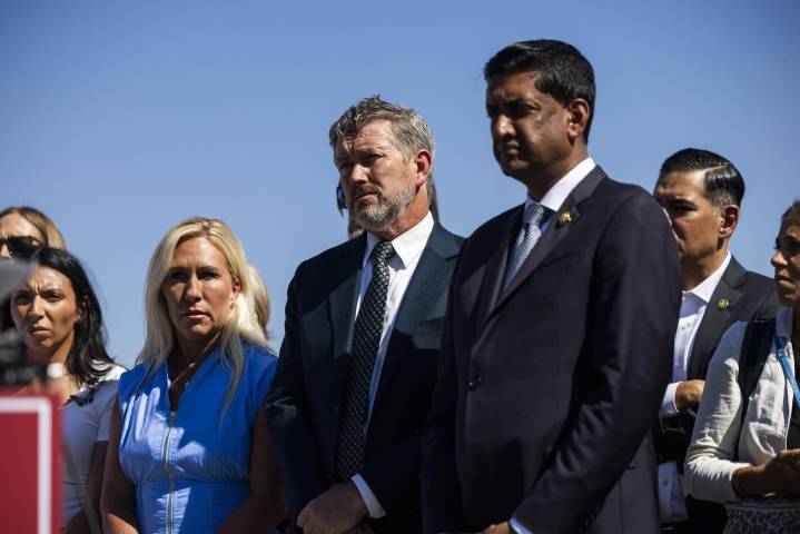 Congresistas prevén un apoyo abrumador a la ley para difundir los documentos de Epstein