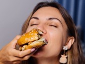 "Son totalmente nocivos para la salud". Alimentos ultraprocesados: una nutricionista explicó qué comer para evitarlos