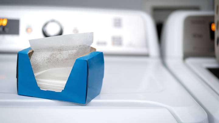 15 Surprising Ways To Use Dryer Sheets In Your Bedroom And Closet