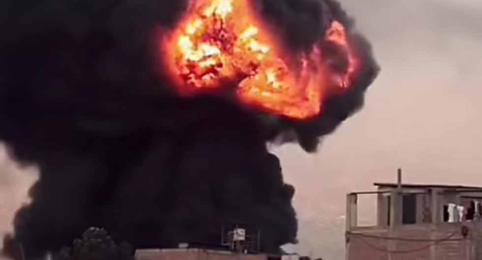 San Juan de Lurigancho: bomberos despliegan 18 unidades para atender incendio de gran magnitud