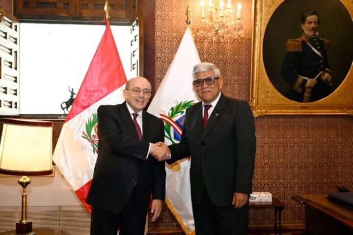 Canciller y alcalde evalúan proyección internacional del eje comercial Tacna