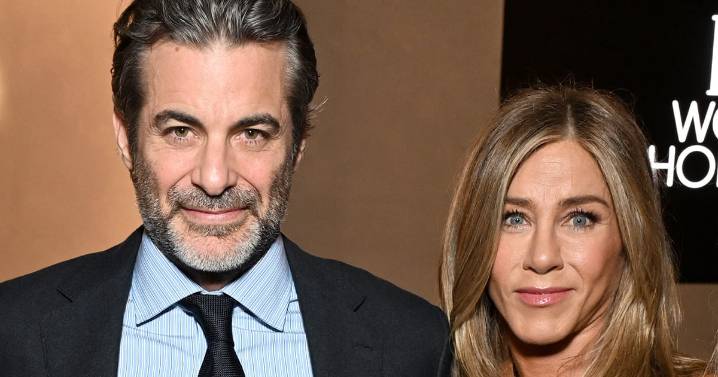 Jennifer Aniston Calls Boyfriend Jim Curtis “Cute” in Video