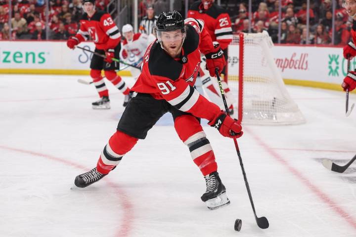 Deadspin | Jesper Bratt puts finishing touch on Devils' OT win over Canadiens