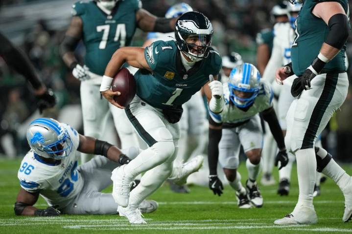 El único touchdown de Jalen Hurts lleva a Eagles a victoria 16