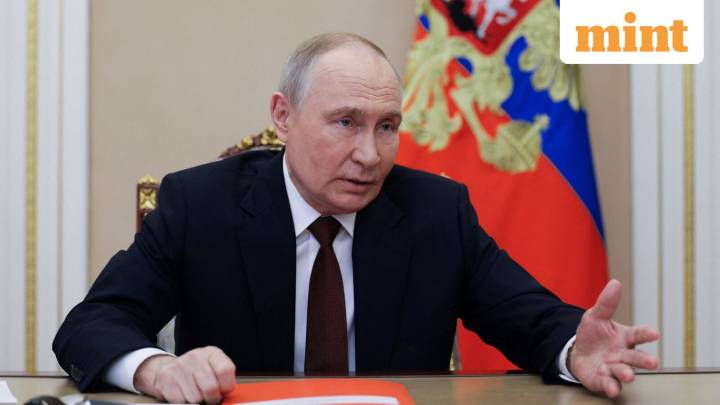 Putin warns Ukraine could lose more territory if Trump peace plan is refused