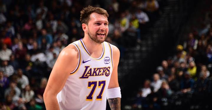 Lakers survive late Jazz rally to secure win