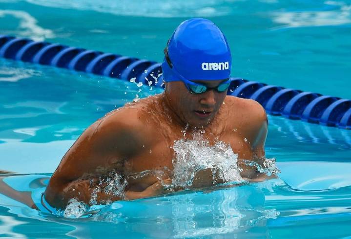 Nadador cartagüeño brilla en torneo nacional de natación en Cali