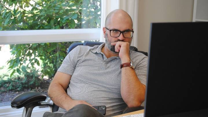 Man Who Lived Near a Mennonite Town for a Couple Years in the 80s Now Internet’s Top Expert on Mennonites