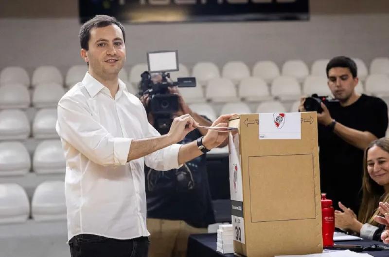 Stefano Di Carlo es el nuevo presidente de River Plate y se convierte en el mandatario más joven de la historia del club