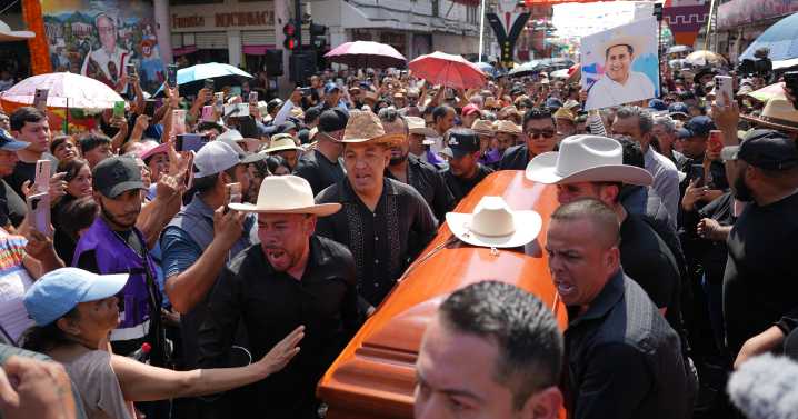 Authorities arrest 7 bodyguards in connection with a Mexican mayor's assassination