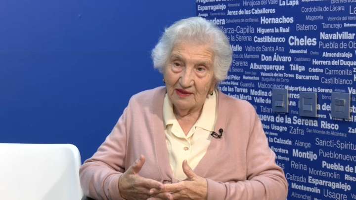 Paula Díaz, 90 años, la ‘madrina’ del PP en Badajoz More