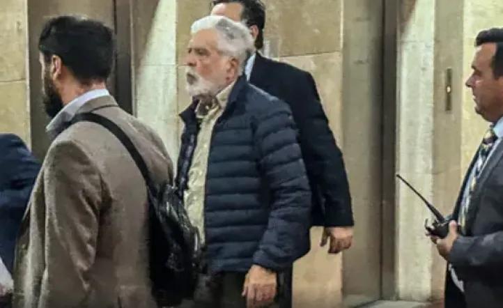 Julio De Vido se presentó en Comodoro Py y quedó detenido por la Tragedia de Once: lo trasladan a Ezeiza